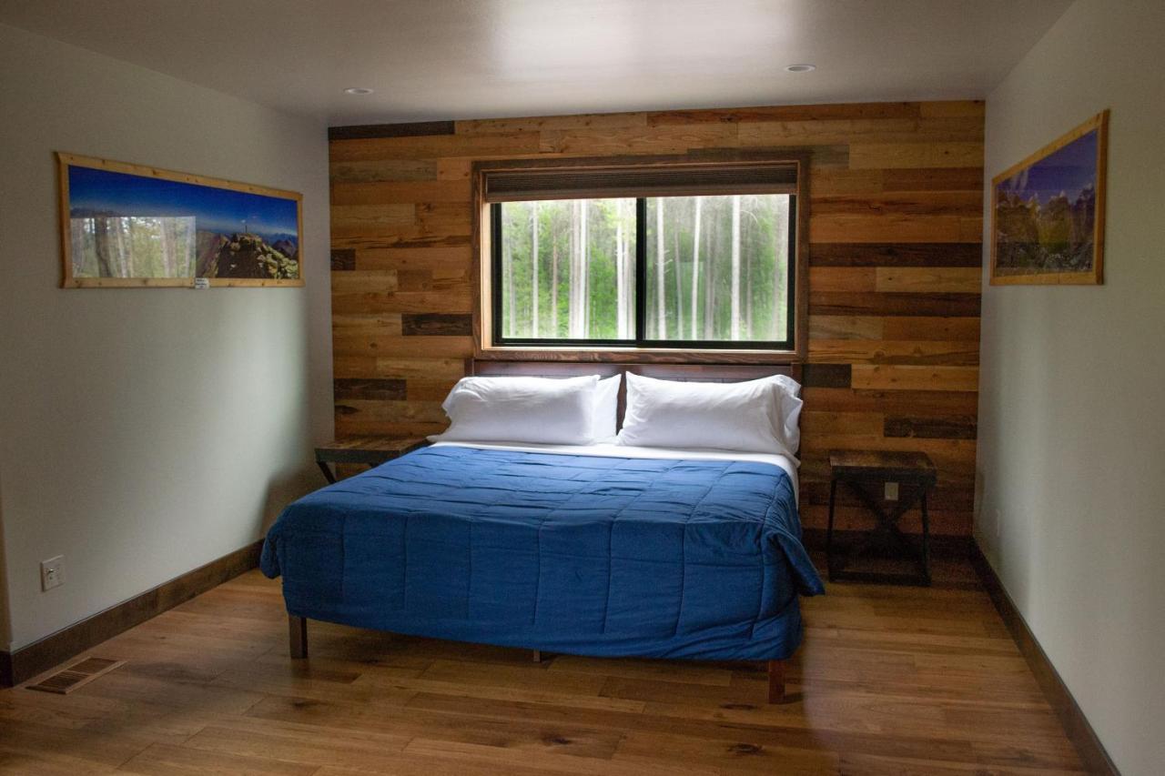 Glacier Homestead Coram Εξωτερικό φωτογραφία