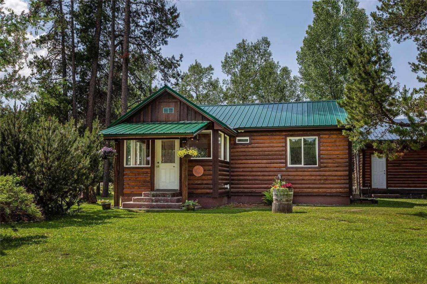 Glacier Homestead Coram Εξωτερικό φωτογραφία