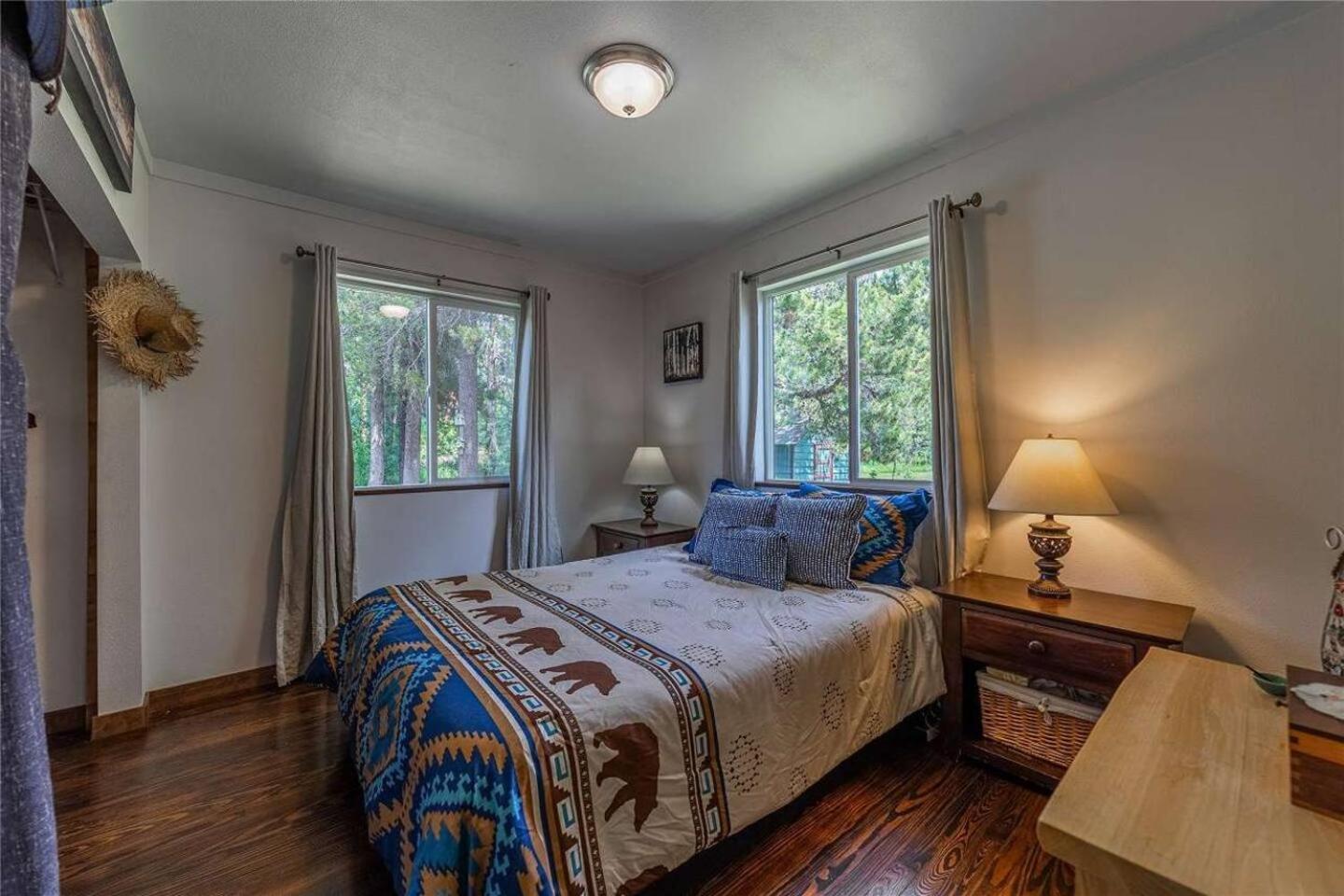 Glacier Homestead Coram Εξωτερικό φωτογραφία