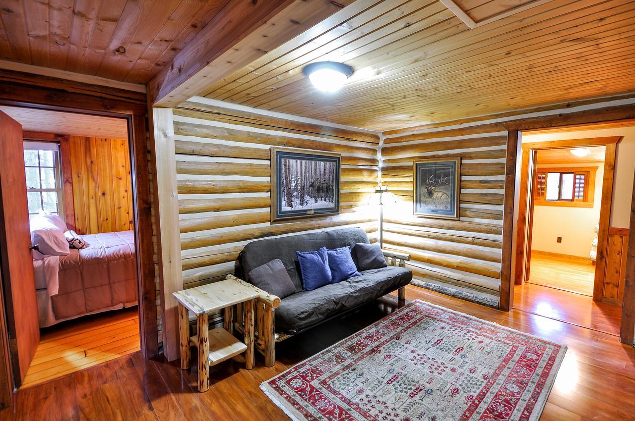 Glacier Homestead Coram Εξωτερικό φωτογραφία