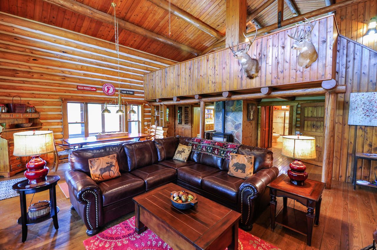 Glacier Homestead Coram Εξωτερικό φωτογραφία