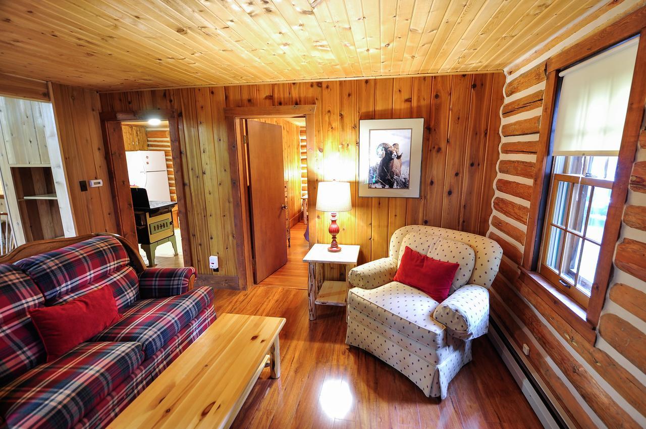 Glacier Homestead Coram Εξωτερικό φωτογραφία