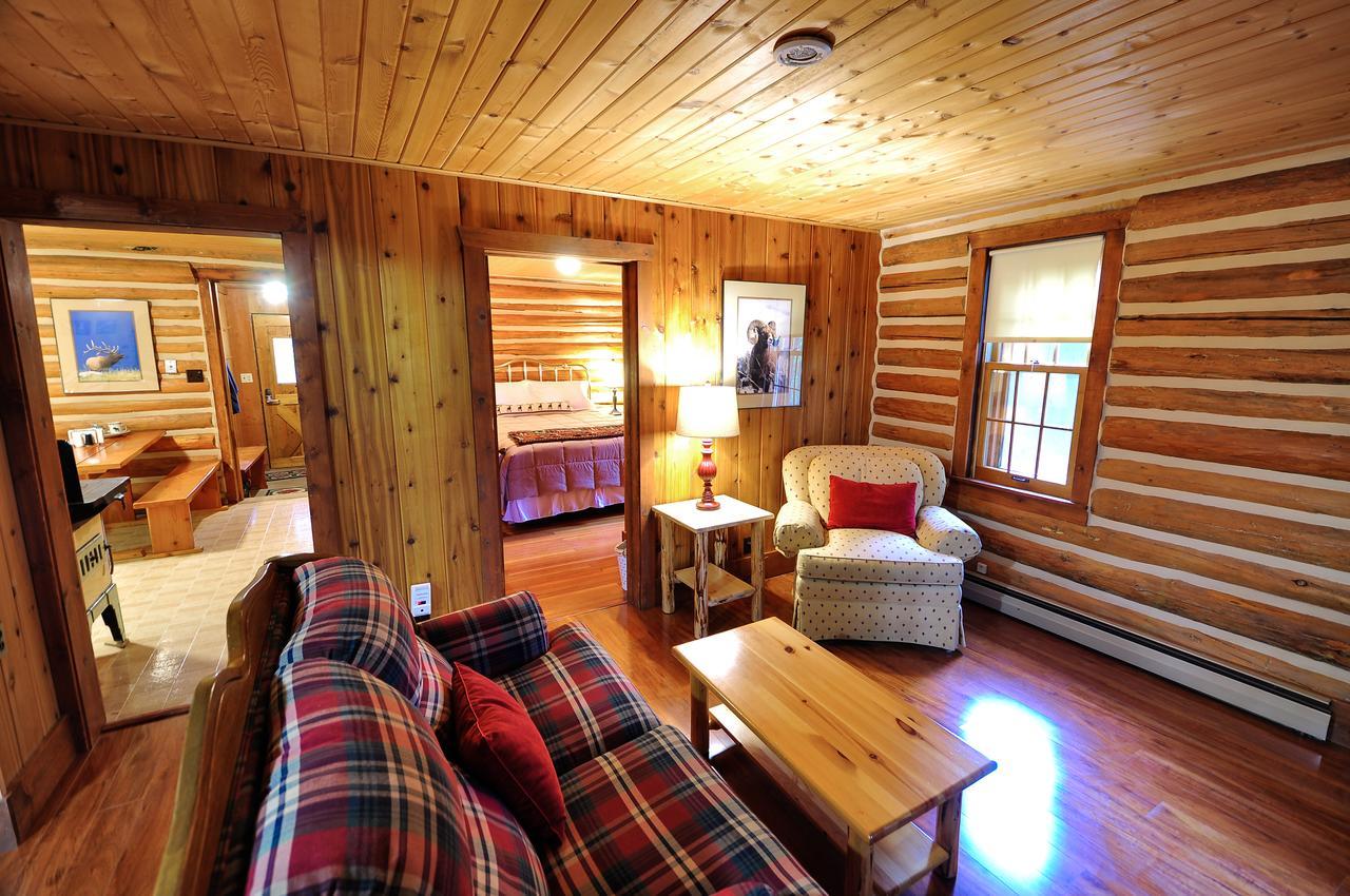 Glacier Homestead Coram Εξωτερικό φωτογραφία