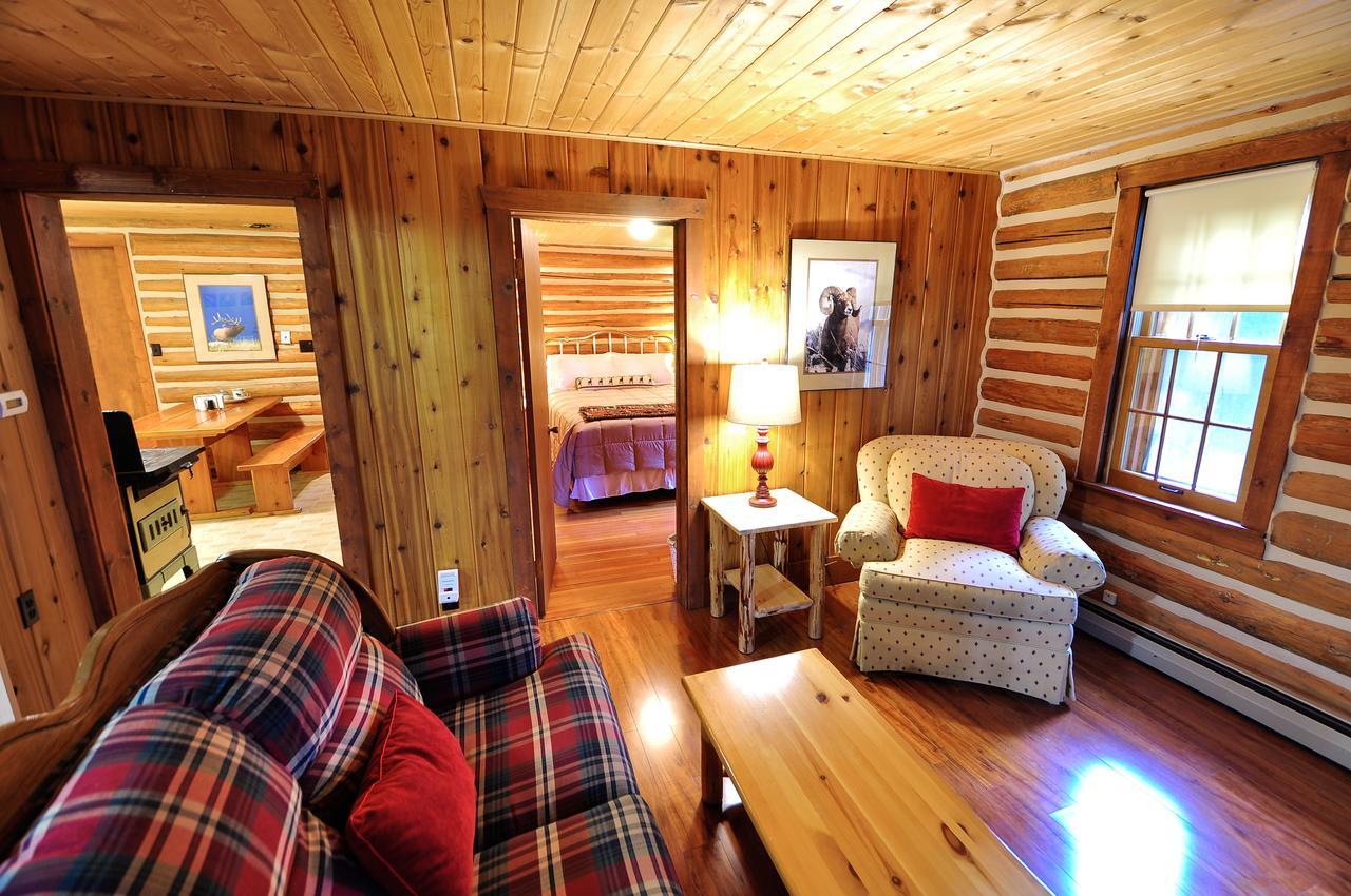 Glacier Homestead Coram Εξωτερικό φωτογραφία