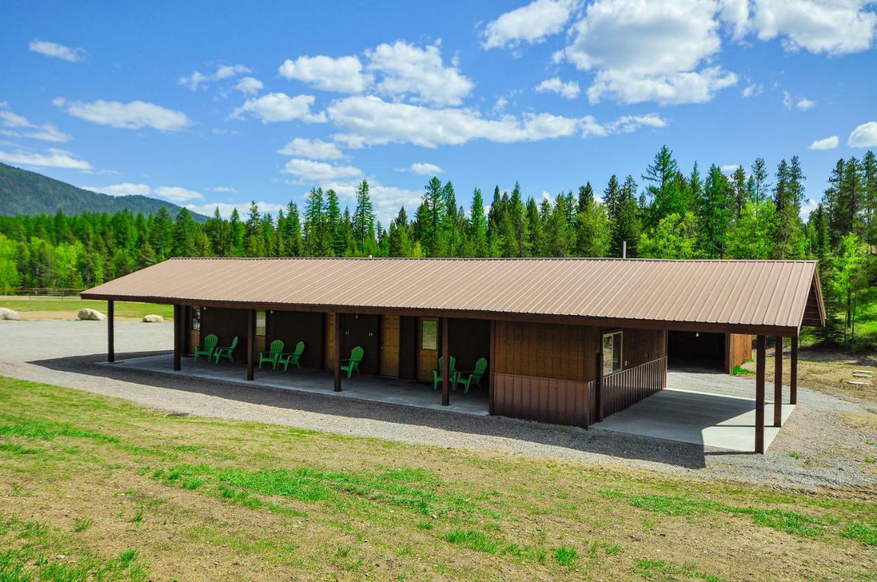 Glacier Homestead Coram Εξωτερικό φωτογραφία